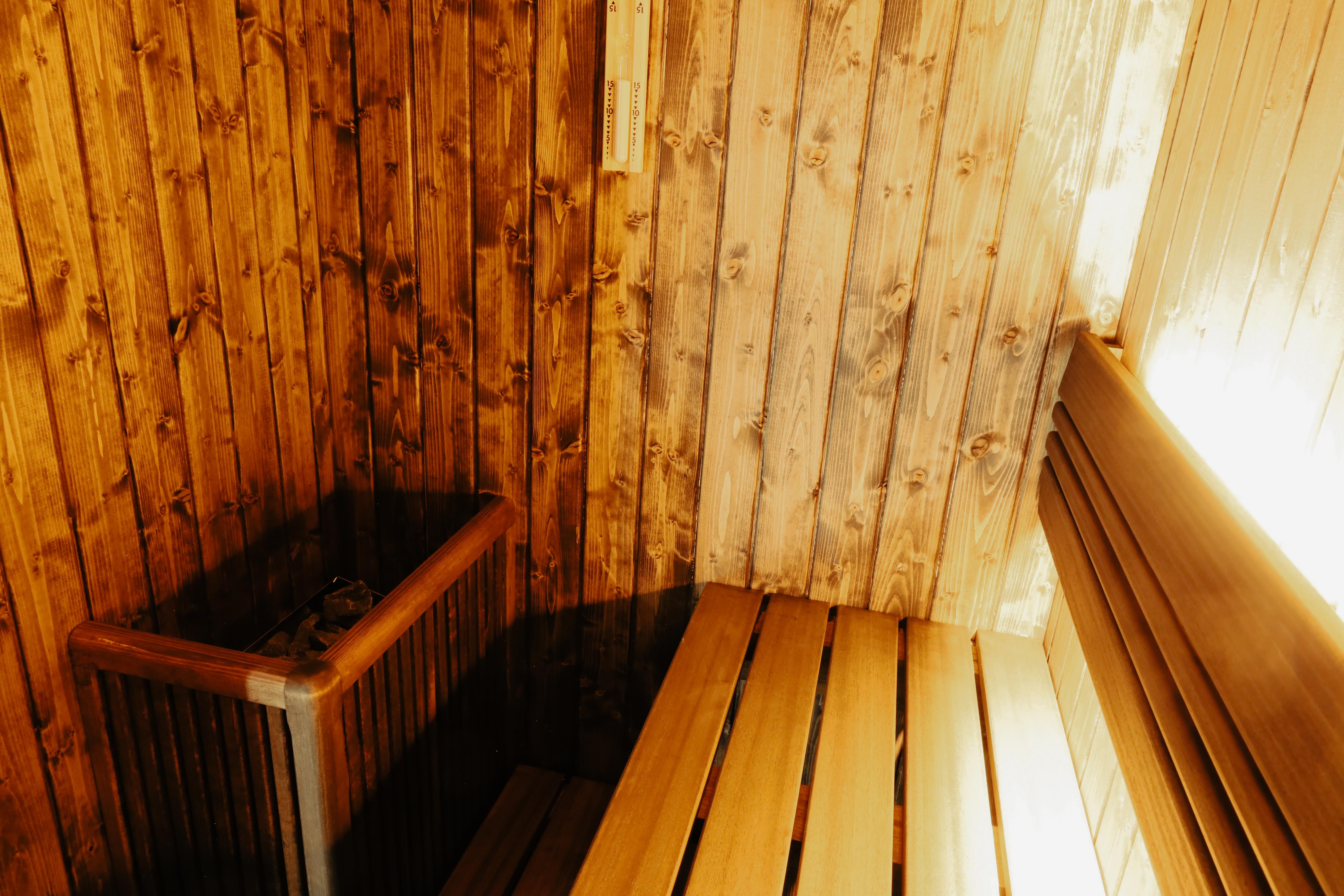 サウナ　ホットルーム ᐅ【2-Person Indoor FAR Infrared Corner Sauna in Japanese Cedar