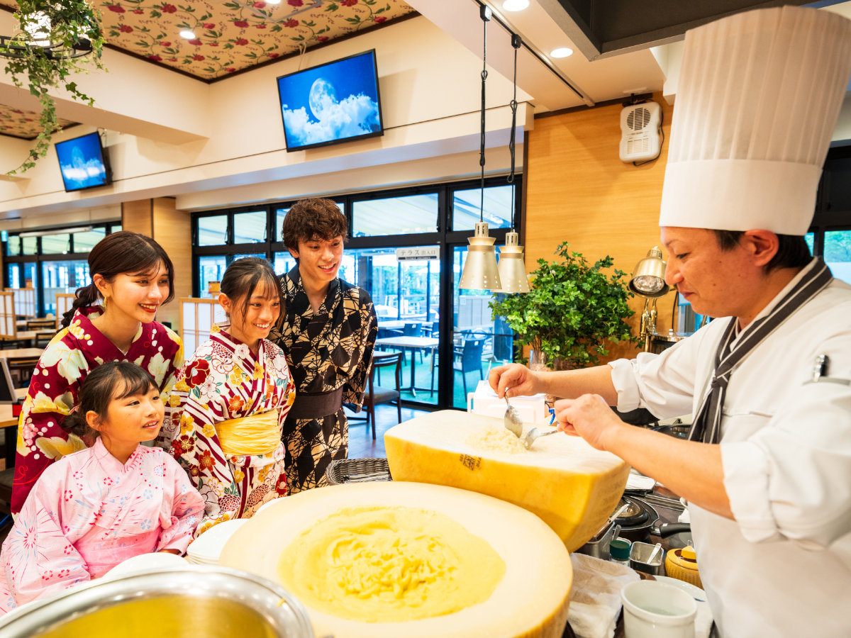 美品】春慶塗 丸盆 芒 月見 10客セット 日本料理 料理屋 旅館 美品】春慶塗 丸盆 芒 月見 10客セット 日本料理 料理屋 旅館